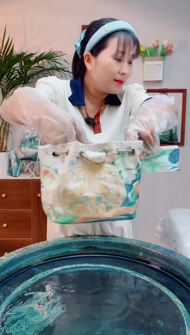 绢本蓝绿粉刺绣包16