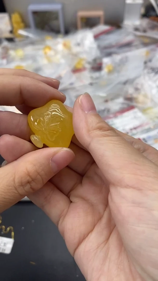 琥珀未镶嵌珠宝奇石598