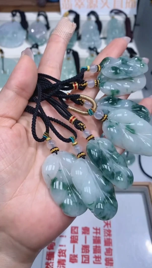 颈饰未镶嵌翡翠吊坠团购多样性发一件