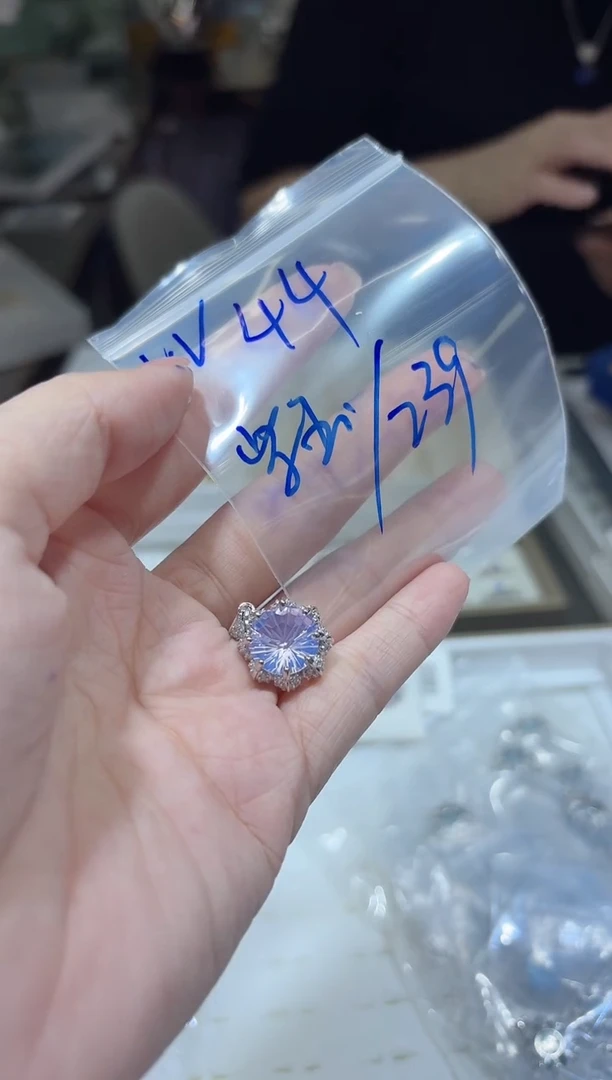 【闪购商品】水晶吊坠(不含链)银S925镶嵌多样性发一VV44