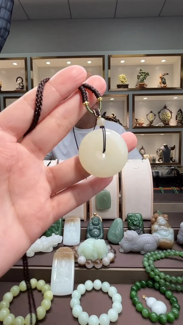 颈饰未镶嵌和田玉苏