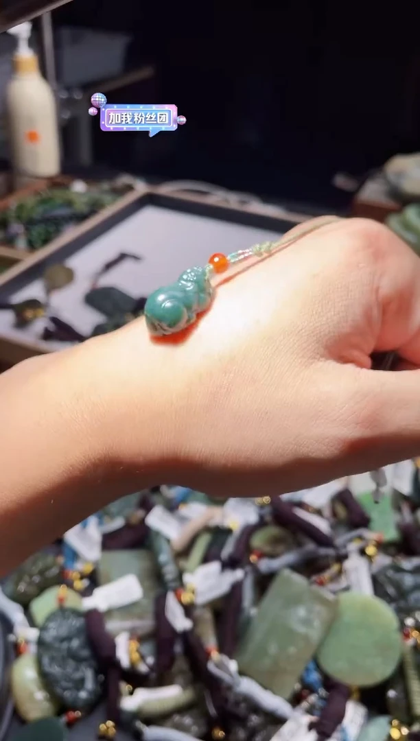 和田玉未镶嵌颈饰拍一发一