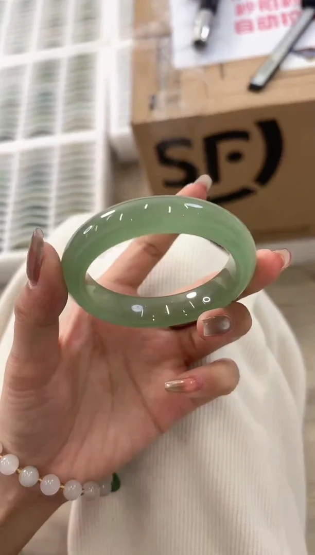 未镶嵌手镯石英质玉28-53D