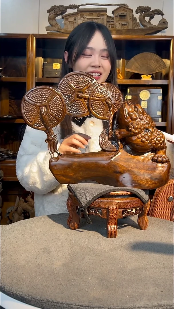 【闪购商品】金丝楠木雕金蟾抱财