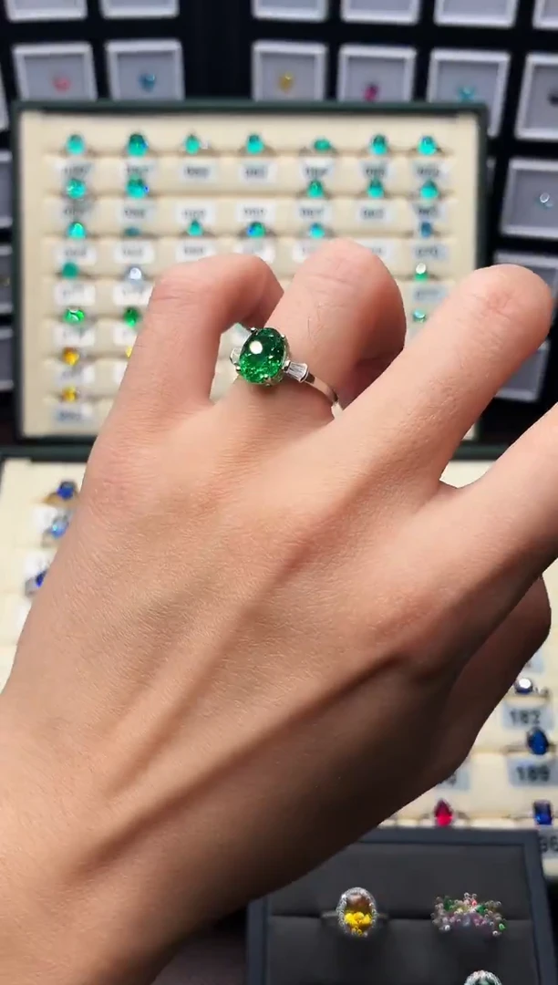 无925银轻奢简约沙弗绿女神戒