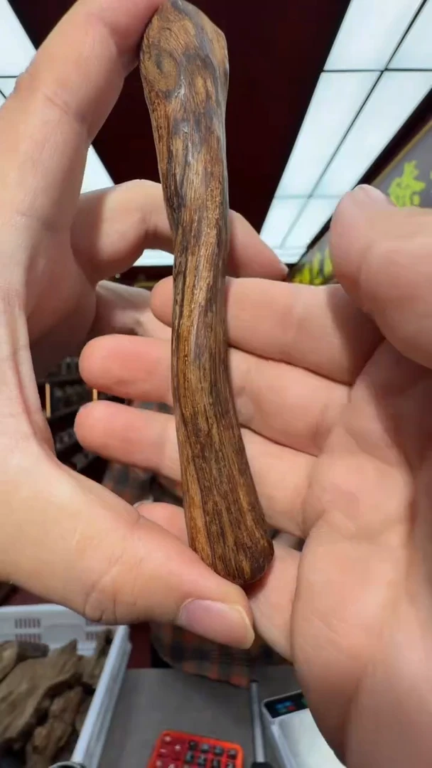 沉香吊坠多样性发一  富森