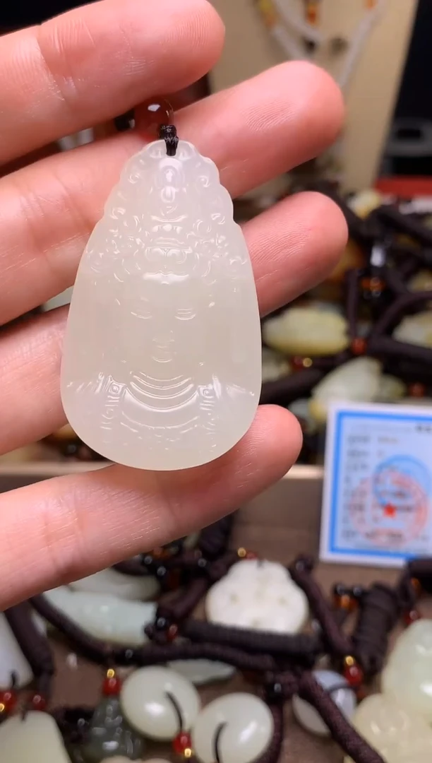 玉新疆料青海料清水吊坠