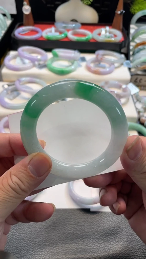 未镶嵌手镯翡翠65号链接 55圆条 有纹裂