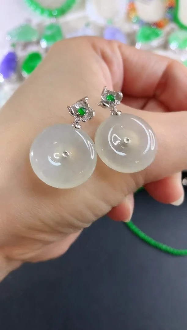 吊坠(不含链)18K金镶嵌翡翠102多样性发其一