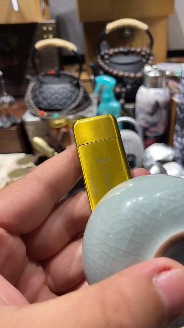 瓷片闪购商品 如图所示