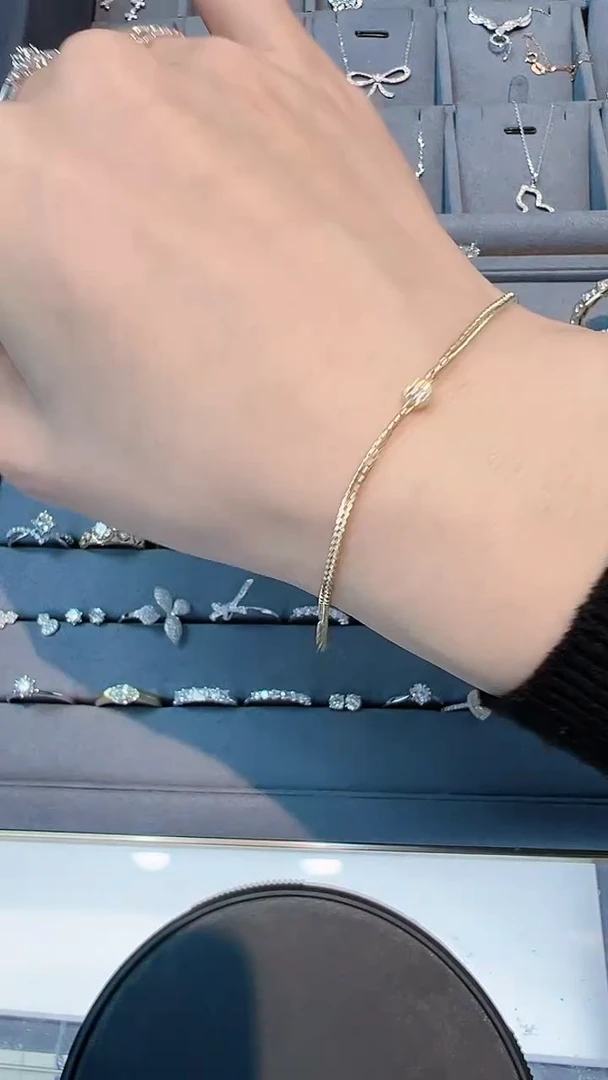 【闪购商品】钻石手链18K金镶嵌手链