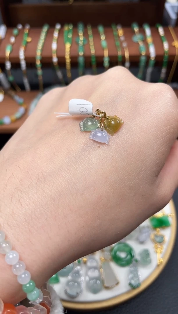 【闪购商品】翡翠吊坠(不含链)18K金镶嵌3个 JK124