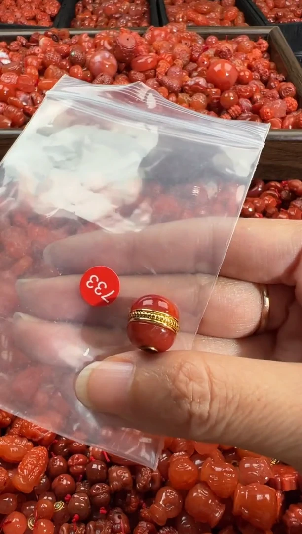 南红玛瑙未镶嵌颈饰4