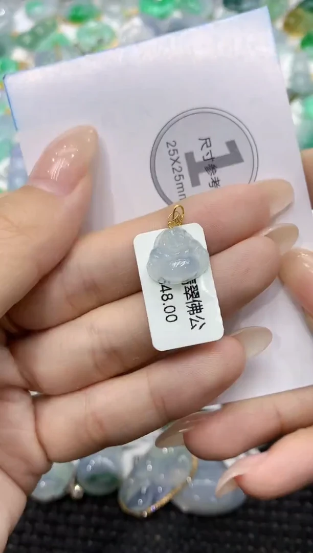 颈饰18K金镶嵌翡翠111111111111