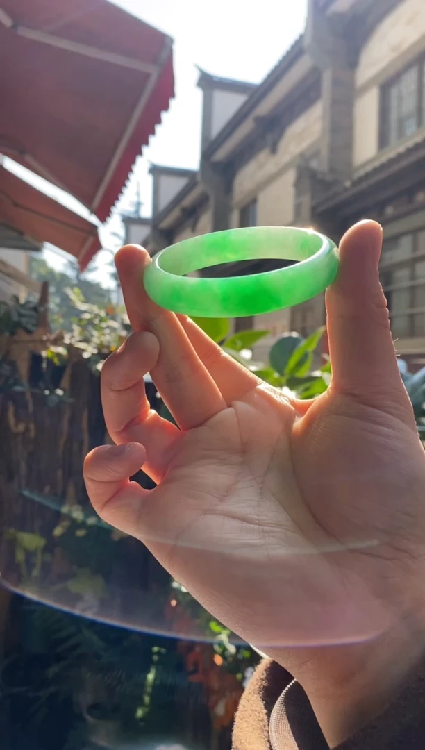 【闪购商品】翡翠手镯未镶嵌54圈