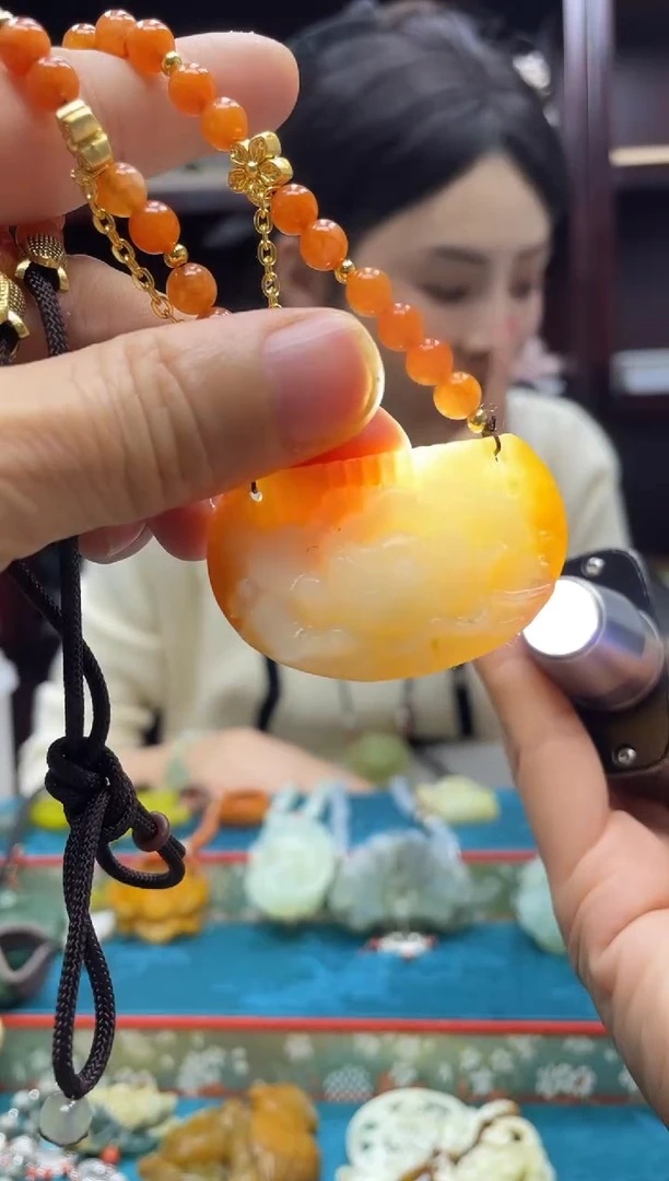 未镶嵌岫玉吊坠·