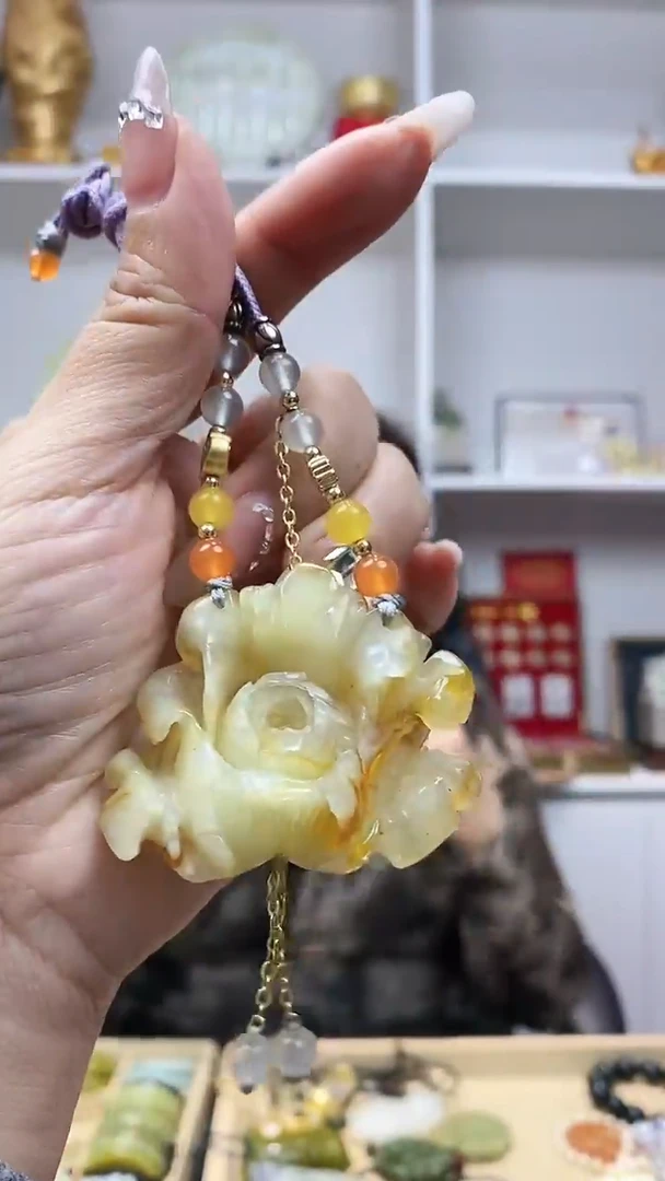 未镶嵌岫玉吊坠