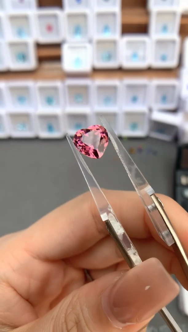 未镶嵌裸石定制碧玺蓝**晶3.19ct