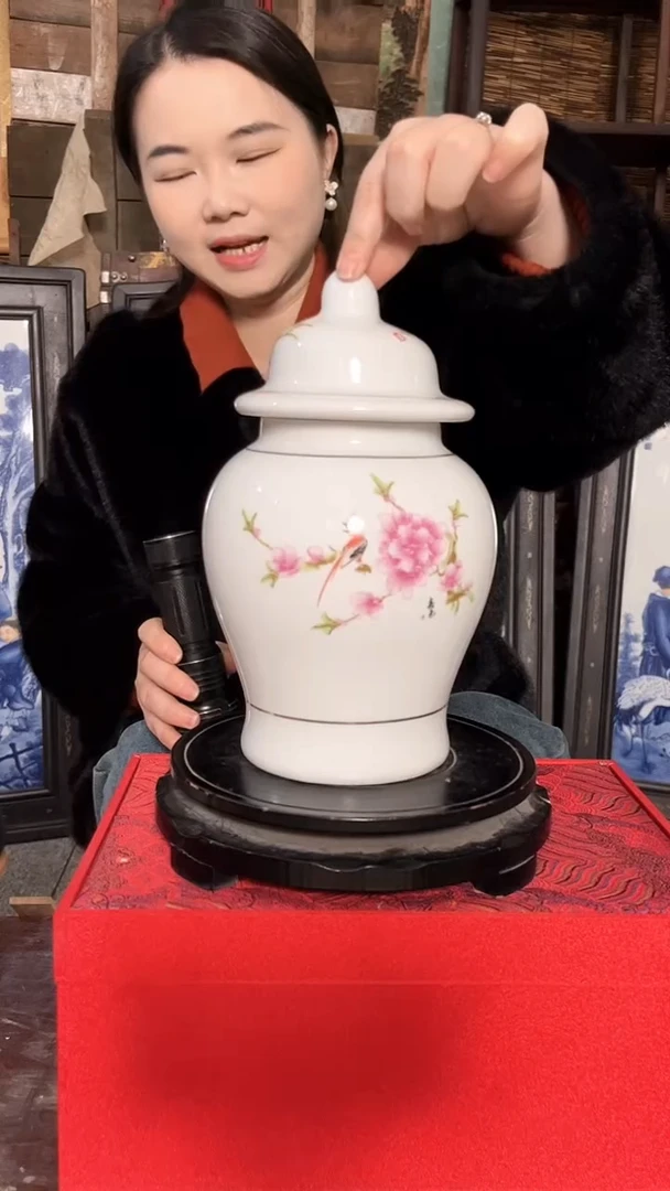 陶景德镇陶瓷摆件M106