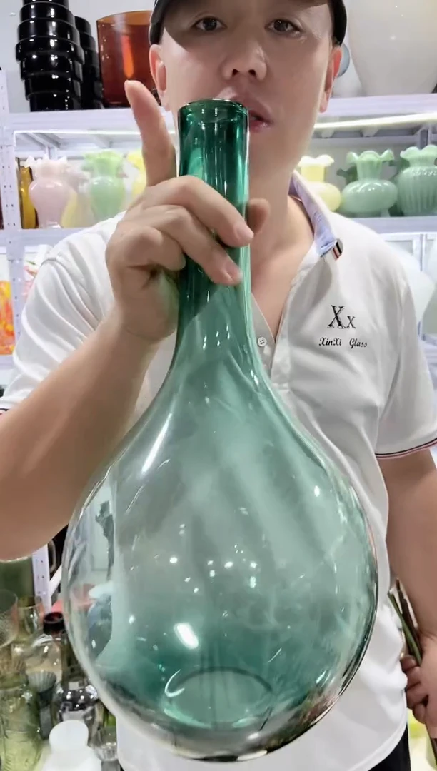 绿色吊钟瓶花瓶........