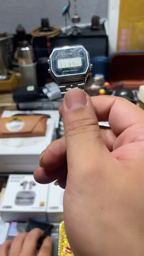 瓷片闪购商品 如图所示