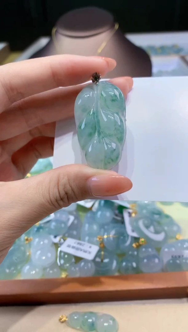 翡翠18K金镶嵌颈饰天然翡翠A货挂件