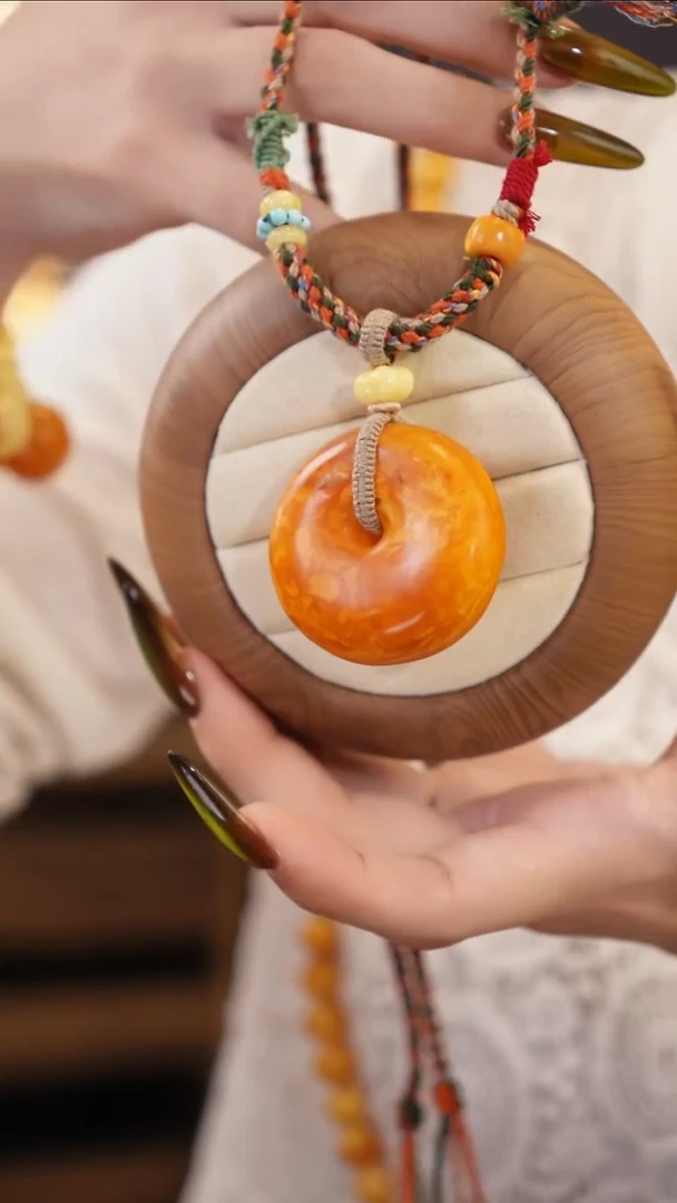 琥珀颈饰未镶嵌晓颈饰