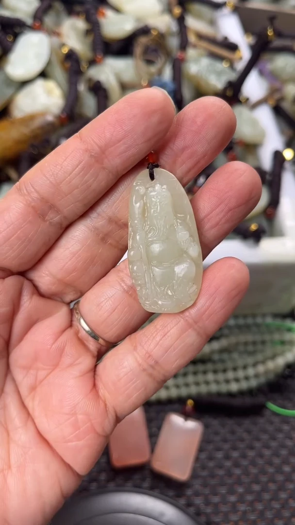 【闪购商品】和田玉颈饰未镶嵌多样性发货没有证书拍一发一有瑕