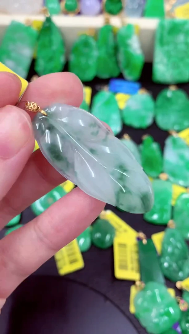 吊坠(不含链)18K金镶嵌翡翠挂件