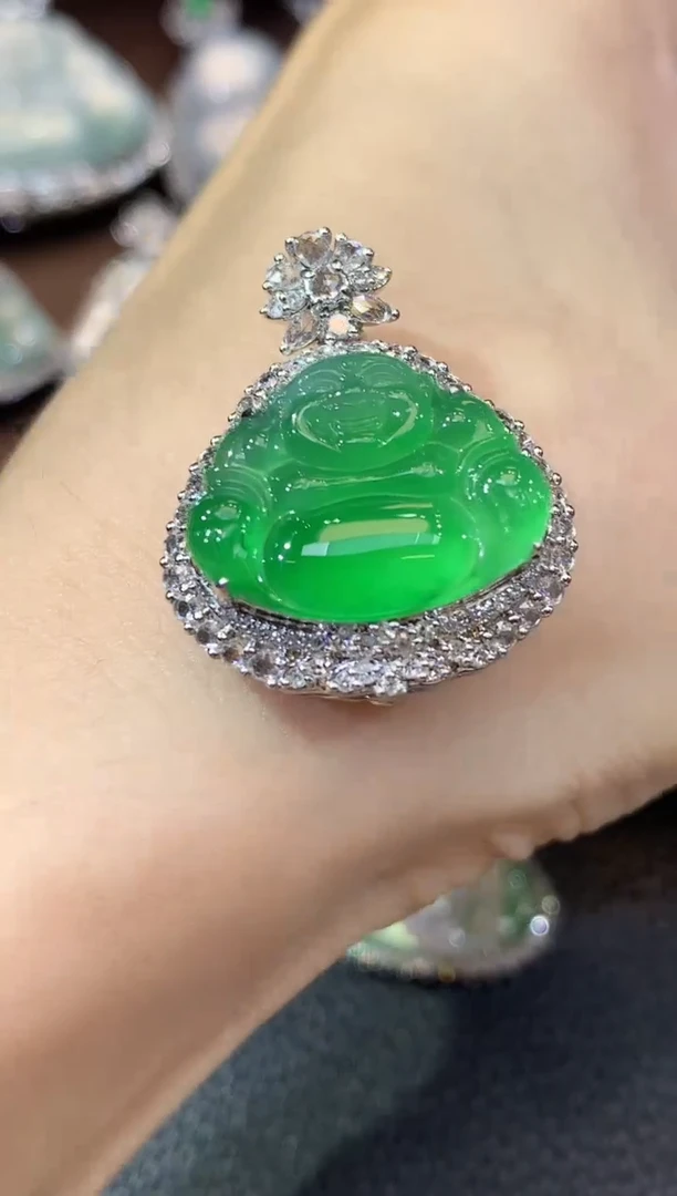 吊坠(不含链)18K金镶嵌翡翠C39