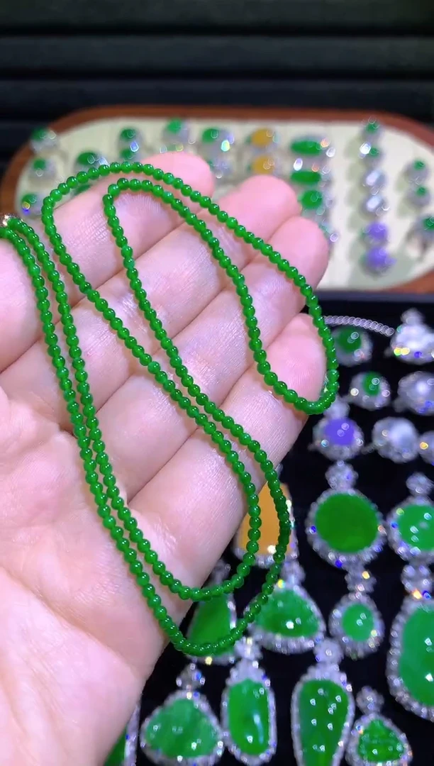 颈饰未镶嵌翡翠高冰满绿圆珠