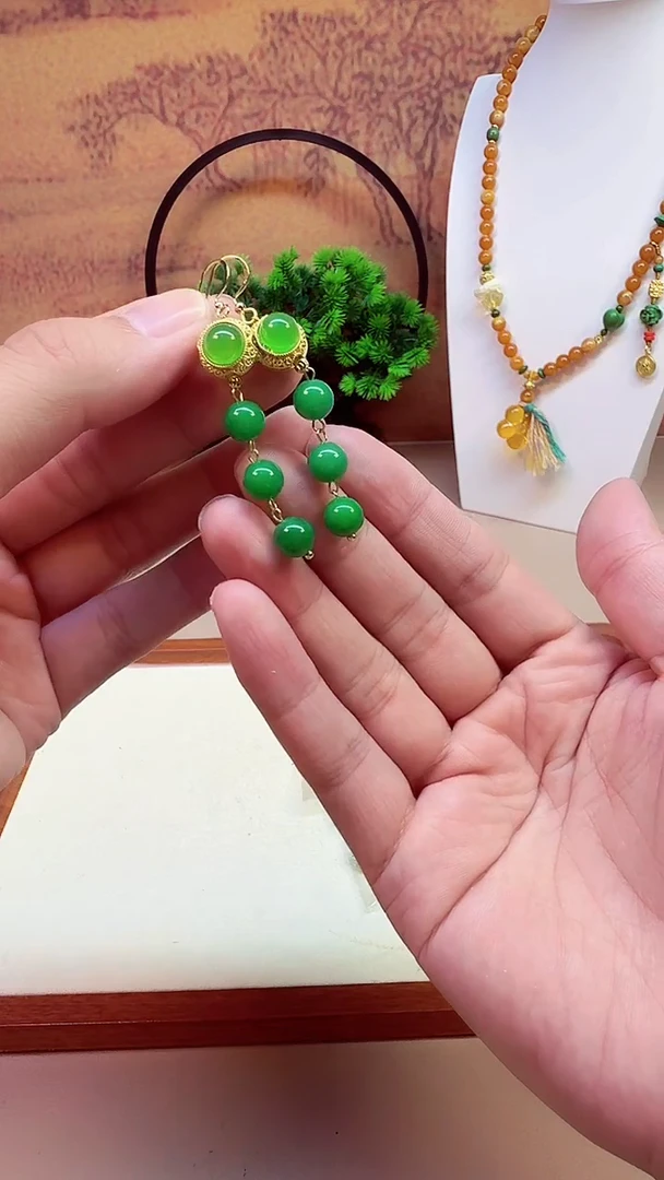 14K金镶嵌翡翠耳饰EEE