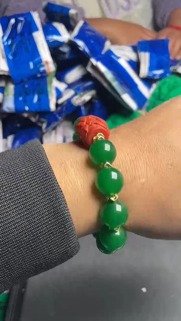 强子收货--所见即所得--多样性发货--绿色手串