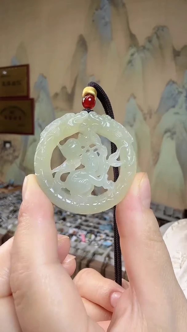 颈饰未镶嵌和田玉.