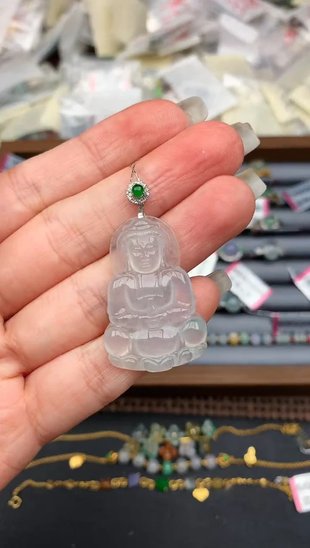 18K金镶嵌挂件翡翠—