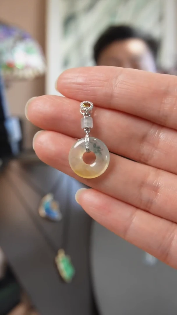 【闪购商品】翡翠吊坠(不含链)18K金镶嵌天然缅甸翡翠吊坠