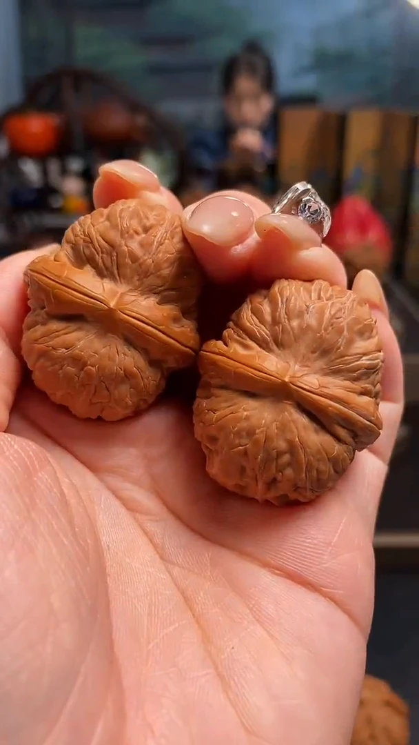 【闪购商品】文玩核桃把件H 811平谷元宝38尺