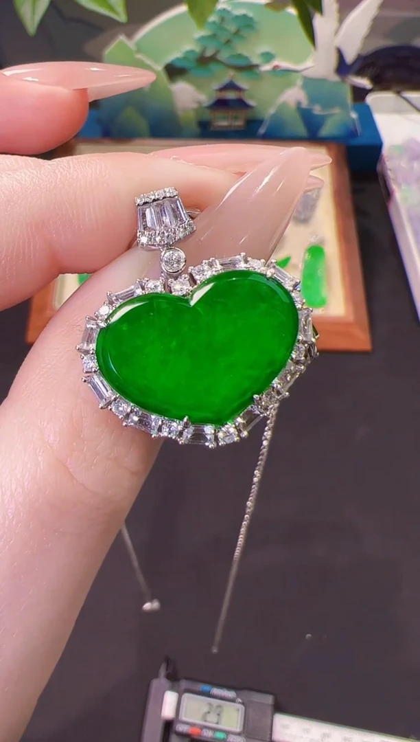 【闪购商品】翡翠吊坠(不含链)18K金镶嵌吊坠