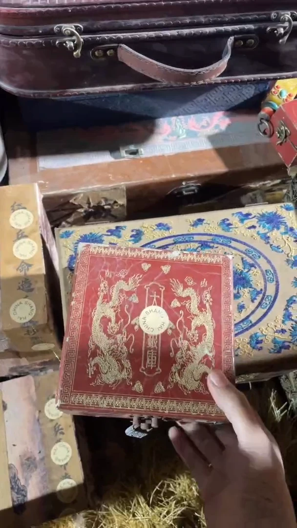 香榧木闷包红色大期盒子