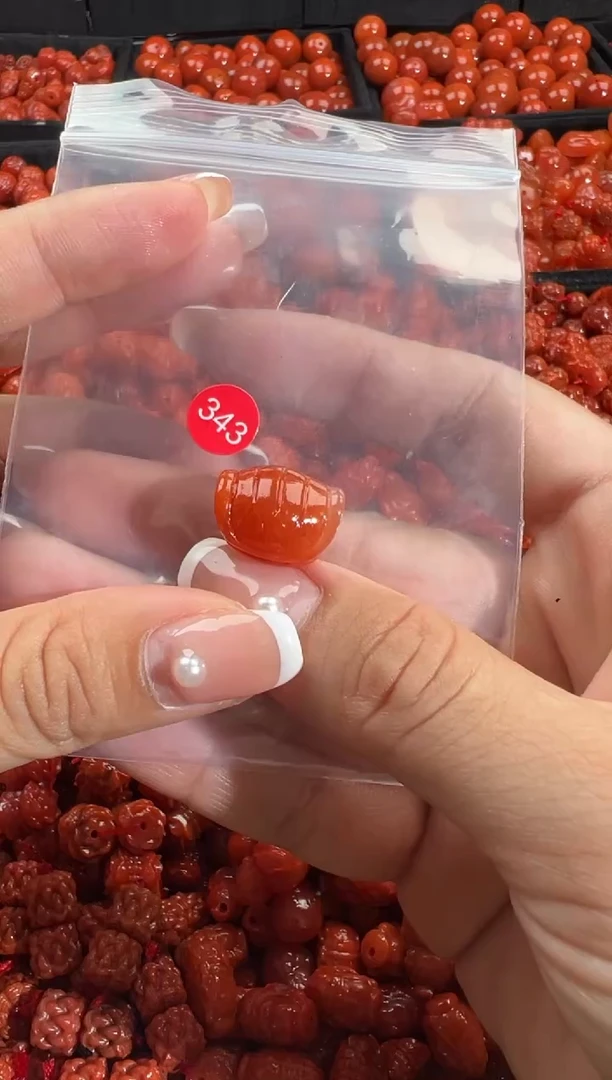 颈饰未镶嵌南红玛瑙1