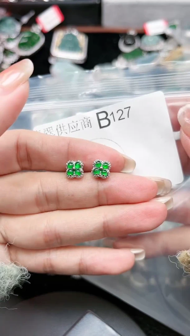 【闪购商品】翡翠颈饰未镶嵌127赠皮绳