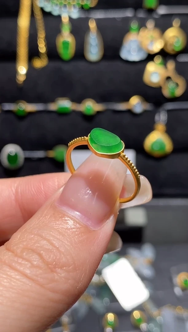 【闪购商品】翡翠戒指18K金镶嵌戒指