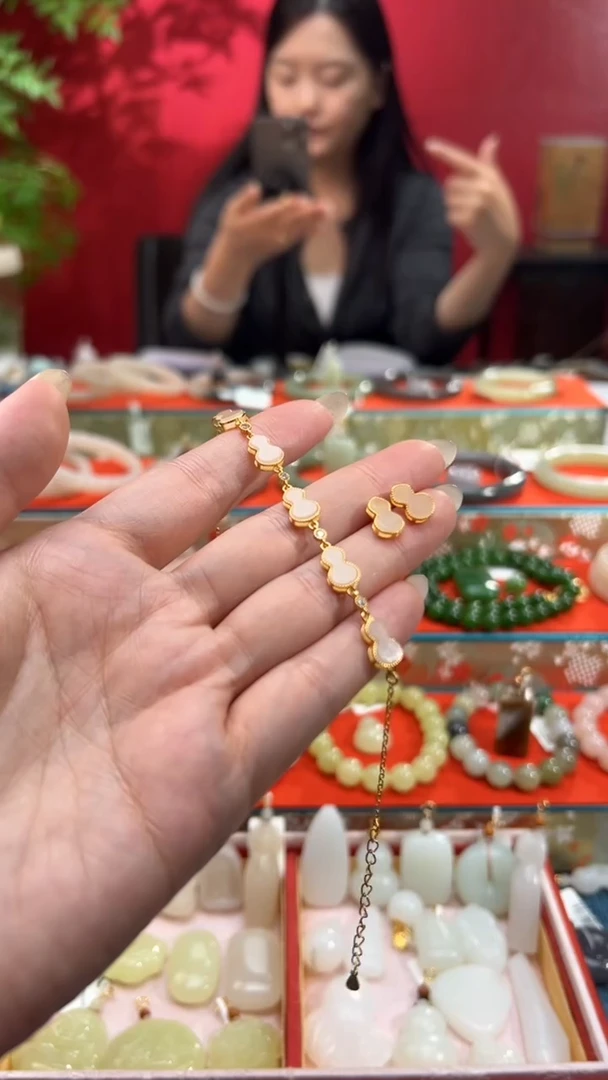 银S925镀金镶嵌和田玉耳钉藕粉葫芦手链搭藕粉耳钉吊坠套装