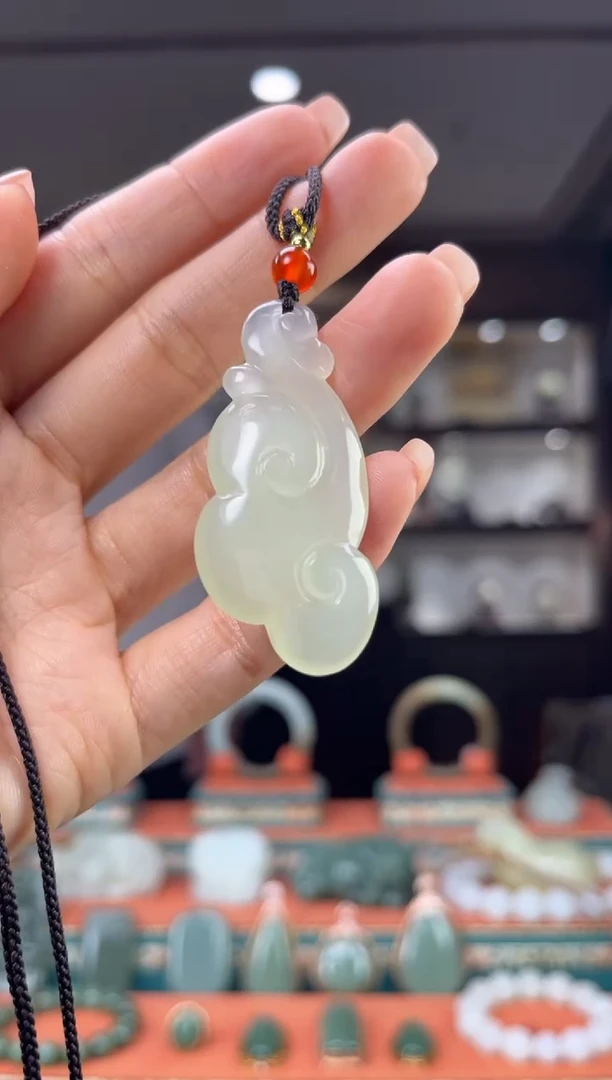 和田玉未镶嵌颈饰1