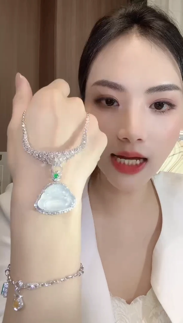 翡翠18K金镶嵌吊坠(不含链)C21