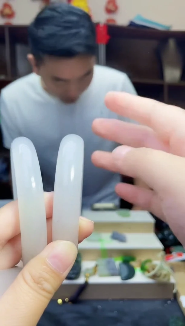 石英质玉手镯未镶嵌1