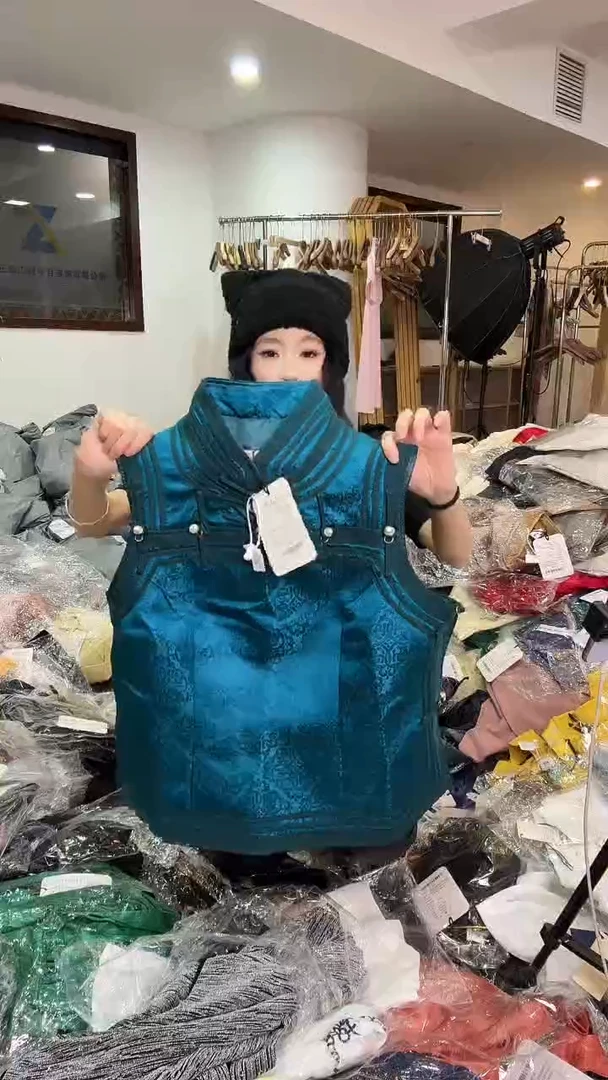 3XL码    135-145斤  马甲