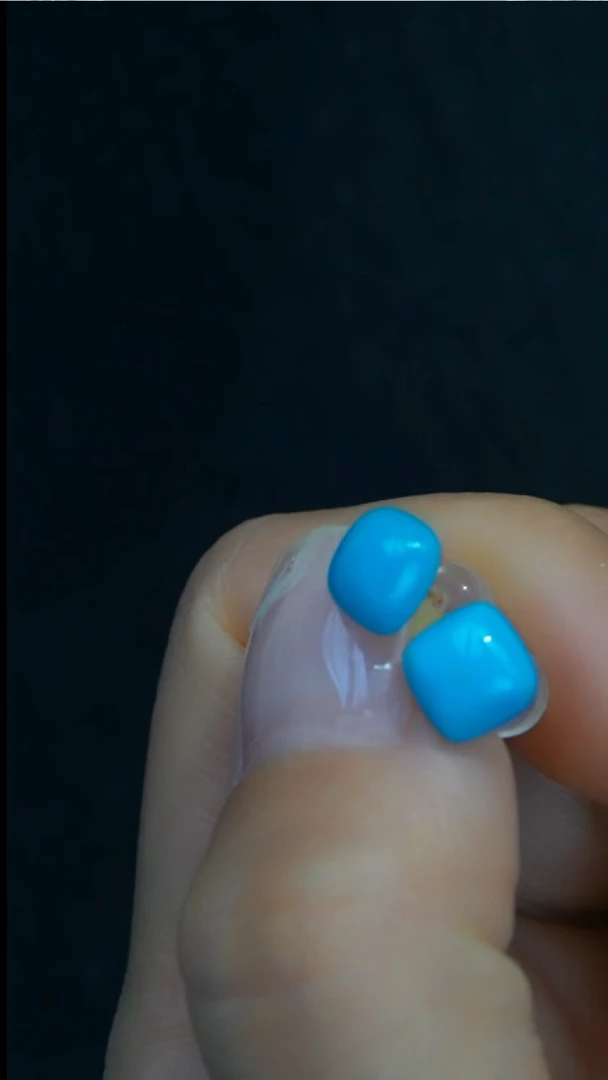 18K金镶嵌绿松石耳钉发货一件