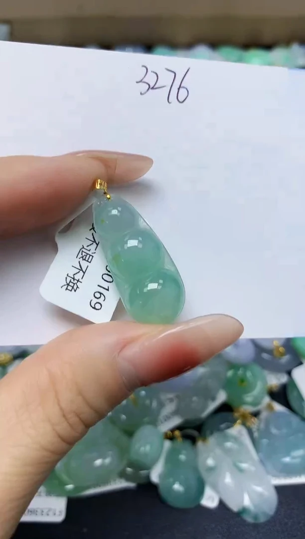 翡翠18K金镶嵌颈饰 天然缅甸翡翠A货