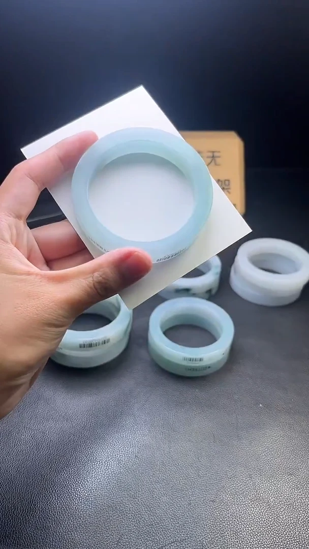 定制翡翠手镯未镶嵌好定制